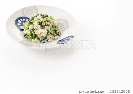 Spinach with white sesame flavor 133812668