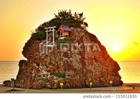 稻佐海灘的日落(日本遺產「出雲,落日聖地」) 稻佐海灘的日落(日本遺產「出雲,落日聖地」) 133812830