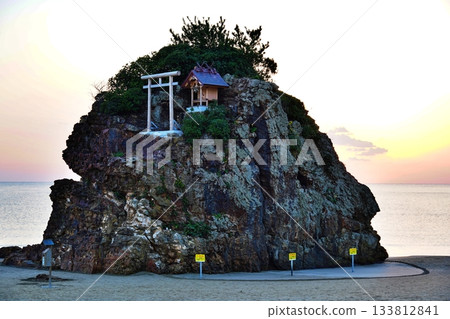 稻佐海灘的日落(日本遺產「出雲,落日聖地」) 稻佐海灘的日落(日本遺產「出雲,落日聖地」) 133812841