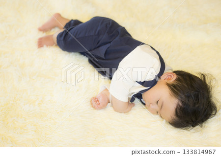 Baby to take a nap 133814967