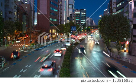 靖國通和神田鬚田町十字路口的夜景。城市景觀（2025 年 11 月） 133816833