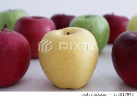 很多蘋果 133817948