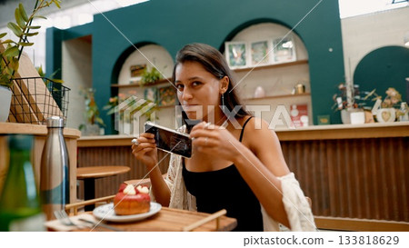 Captivating Moment at a Cozy Caf with Dessert Captivating Moment at a Cozy Caf with Dessert 133818629