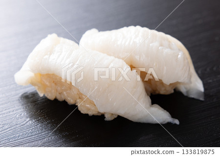 Engawa nigiri sushi 133819875