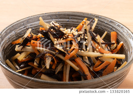 燉羊棲息(牛蒡、胡蘿蔔、羊棲息) 燉羊棲息(牛蒡、胡蘿蔔、羊棲息) 133820165