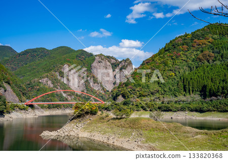 Hinatakami Dam and Heart Rock (Yame City) 133820368