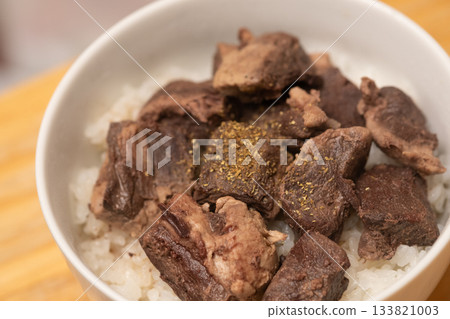 Image of bigeye tuna stewed rice bowl 133821003