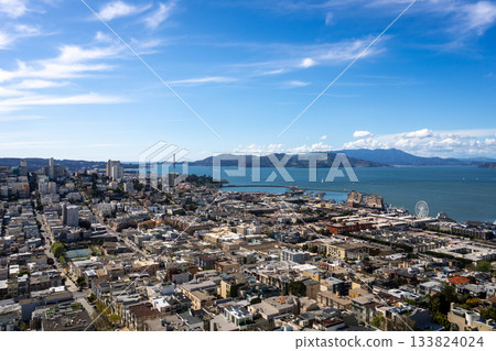 Panoramic view of San Francisco Bay and downtown skyline, USA 133824024
