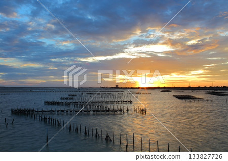 Setting sun 133827726