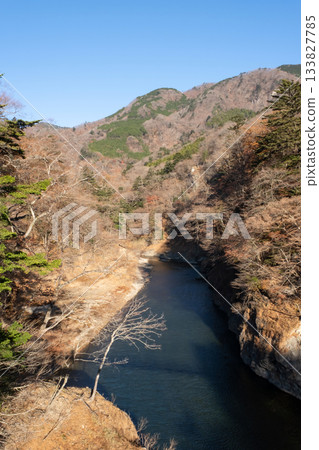 從步道上看到的深秋鹽原谷景色 133827785