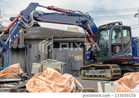 [商店拆除和重型機械] 133830158