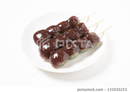 盤子裡的艾草餃子 盤子裡的艾草餃子 133830253