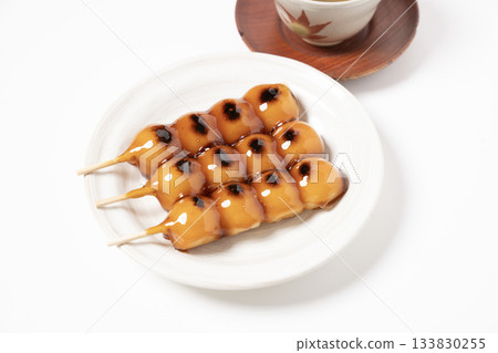 在白板上的Mitarashi餃子 133830255