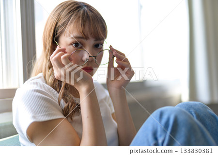 Cute girl portrait 133830381