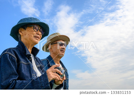 船上有兩個人 133831153