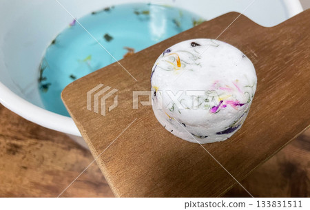 泡澡球：享受充滿溫暖草本香氣的放鬆沐浴時光 133831511