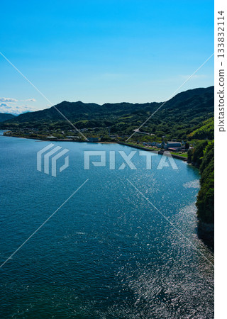 從多多良橋和多多良島波公園路邊站眺望瀨戶內海 從多多良橋和多多良島波公園路邊站眺望瀨戶內海 133832114