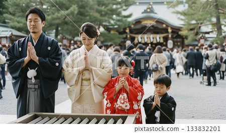 New Year's visit to a shrine - Family visiting a shrine 133832201