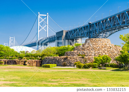 <香川縣>藍天下的瀨戶大橋 133832215