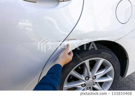 車身損壞 車身損壞 133833408