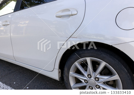 車身損壞 車身損壞 133833410
