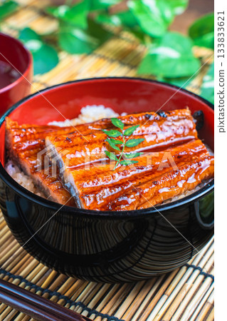 狗日牛節吃的鰻魚碗 133833621