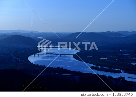 加古川線運行的兩列103系、3550系普通列車 加古川線運行的兩列103系、3550系普通列車 133833740