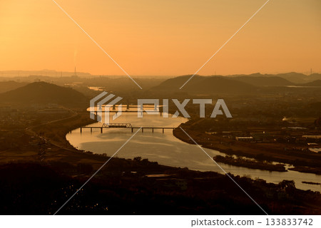 加古川線運行的兩列103系、3550系普通列車 加古川線運行的兩列103系、3550系普通列車 133833742