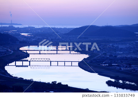 加古川線運行的兩列103系、3550系普通列車 133833749