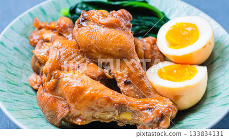 Fresh boiled chicken wings 133834131