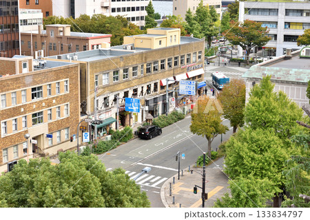 從縣政府大樓屋頂俯瞰沿海公路。 133834797