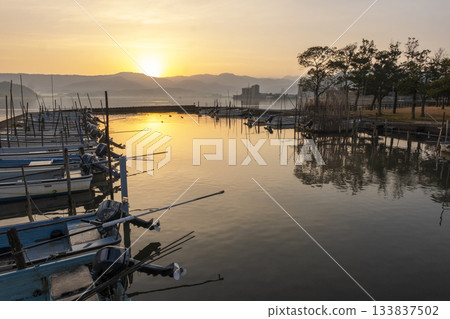 多哥池塘的黎明 133837502