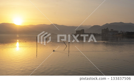 多哥池塘的黎明 133837506