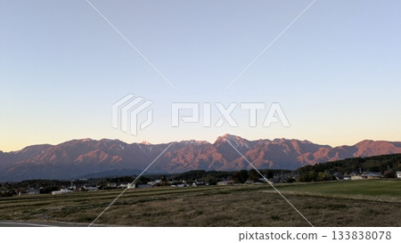 The Southern Alps illuminated by the morning sun 133838078