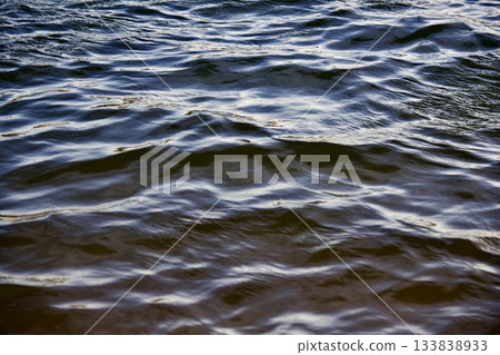 兵庫縣西宮市大前濱海灘的黃昏 133838933