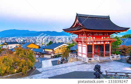 京都清水寺的Niben門 京都清水寺的Niben門 133839247