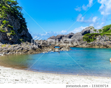 The beautiful sea of Shikinejima - Tomari Beach The beautiful sea of Shikinejima - Tomari Beach 133839714