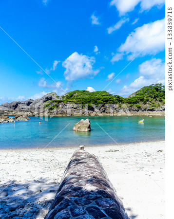 式根島泊海灘的美麗海景 式根島泊海灘的美麗海景 133839718