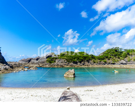 The beautiful sea of Shikinejima - Tomari Beach 133839722