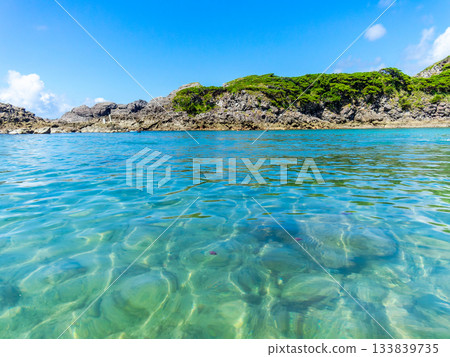 式根島泊海灘的美麗海景 133839735
