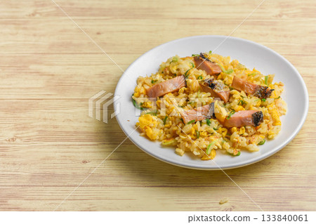 鮭魚炒飯 133840061