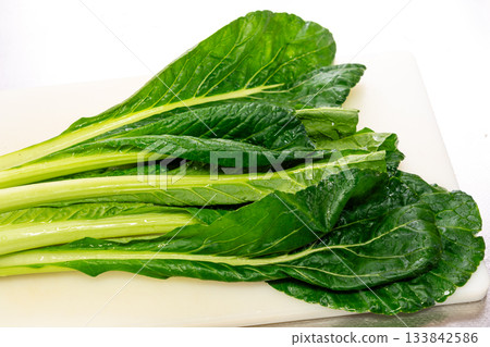 Fresh Japanese mustard spinach Fresh Japanese mustard spinach 133842586