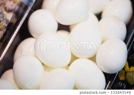 Close-up o eggs in container 133843549