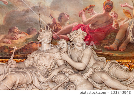 Gallery of Apollon,Le Louvre museum, Paris, France 133843948