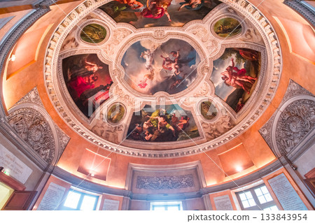 Gallery of Apollon,Le Louvre museum, Paris, France 133843954