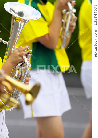 行進樂隊遊行樂器 133844079