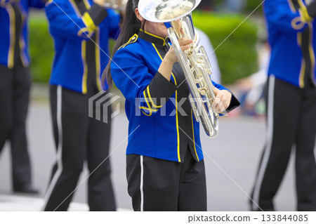 行進樂隊遊行樂器 133844085