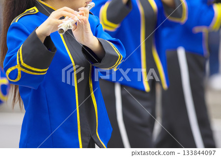 行進樂隊遊行樂器 133844097