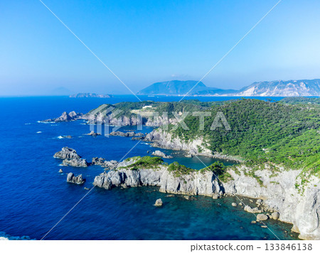 從式根島的勘引展望台可以欣賞到動感而美麗的景色。 133846138