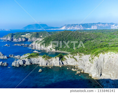 從式根島的勘引展望台可以欣賞到動感而美麗的景色。 133846141